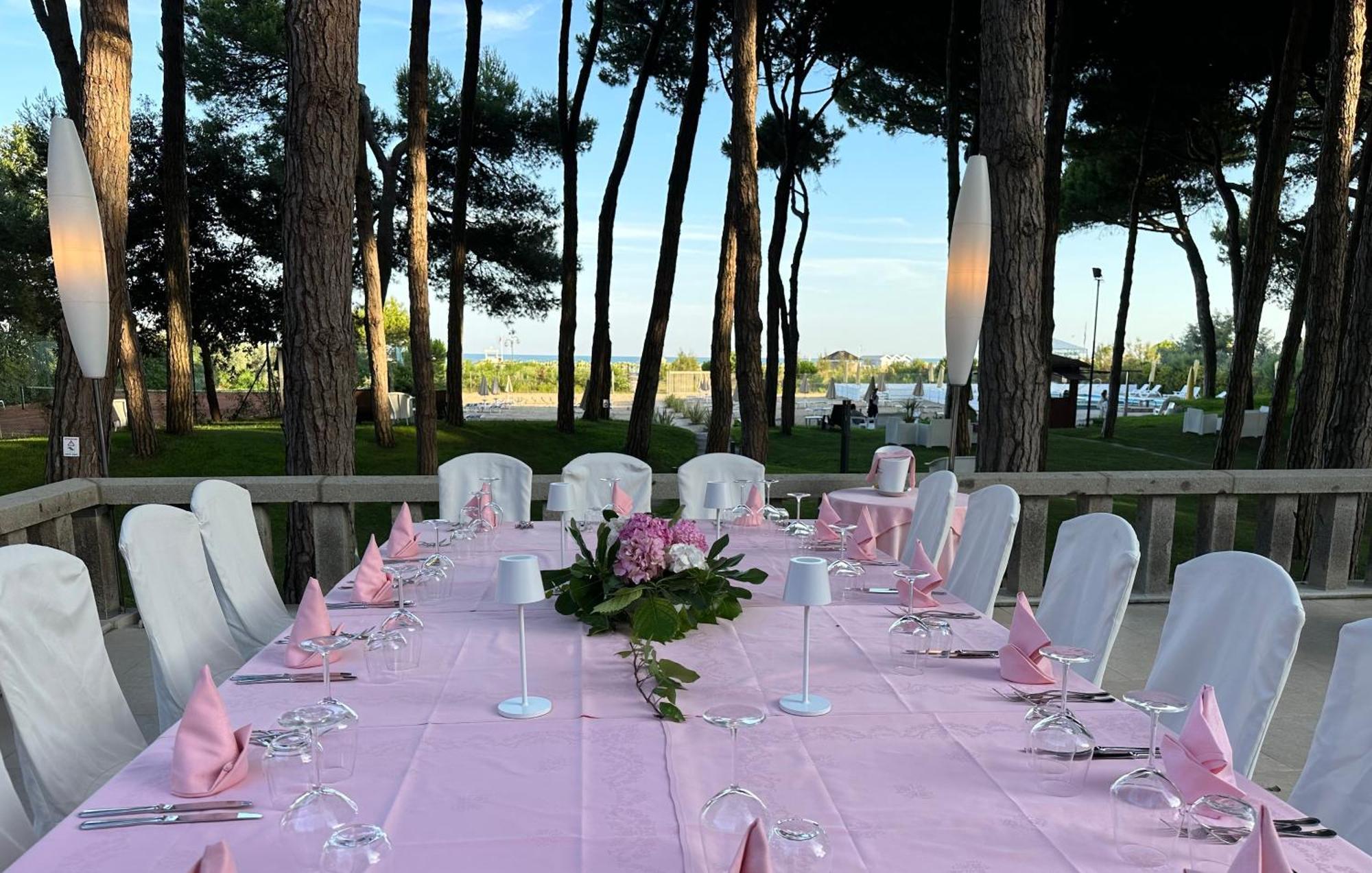 לידו די ג'סולו Hotel Beau Rivage Pineta מראה חיצוני תמונה