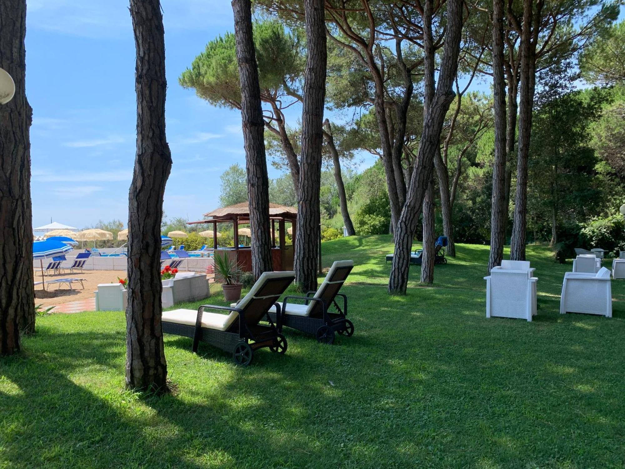 לידו די ג'סולו Hotel Beau Rivage Pineta מראה חיצוני תמונה