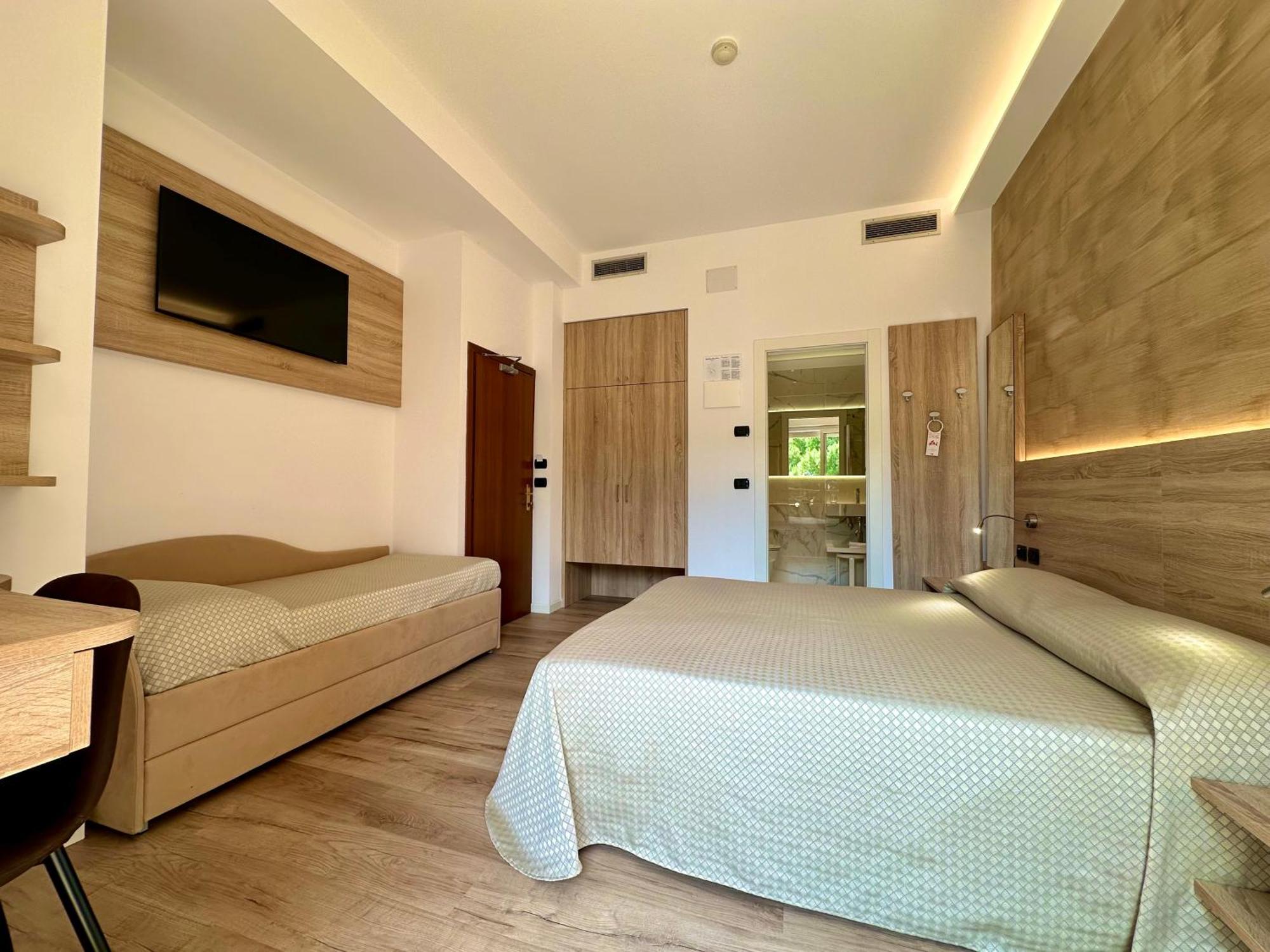 לידו די ג'סולו Hotel Beau Rivage Pineta מראה חיצוני תמונה