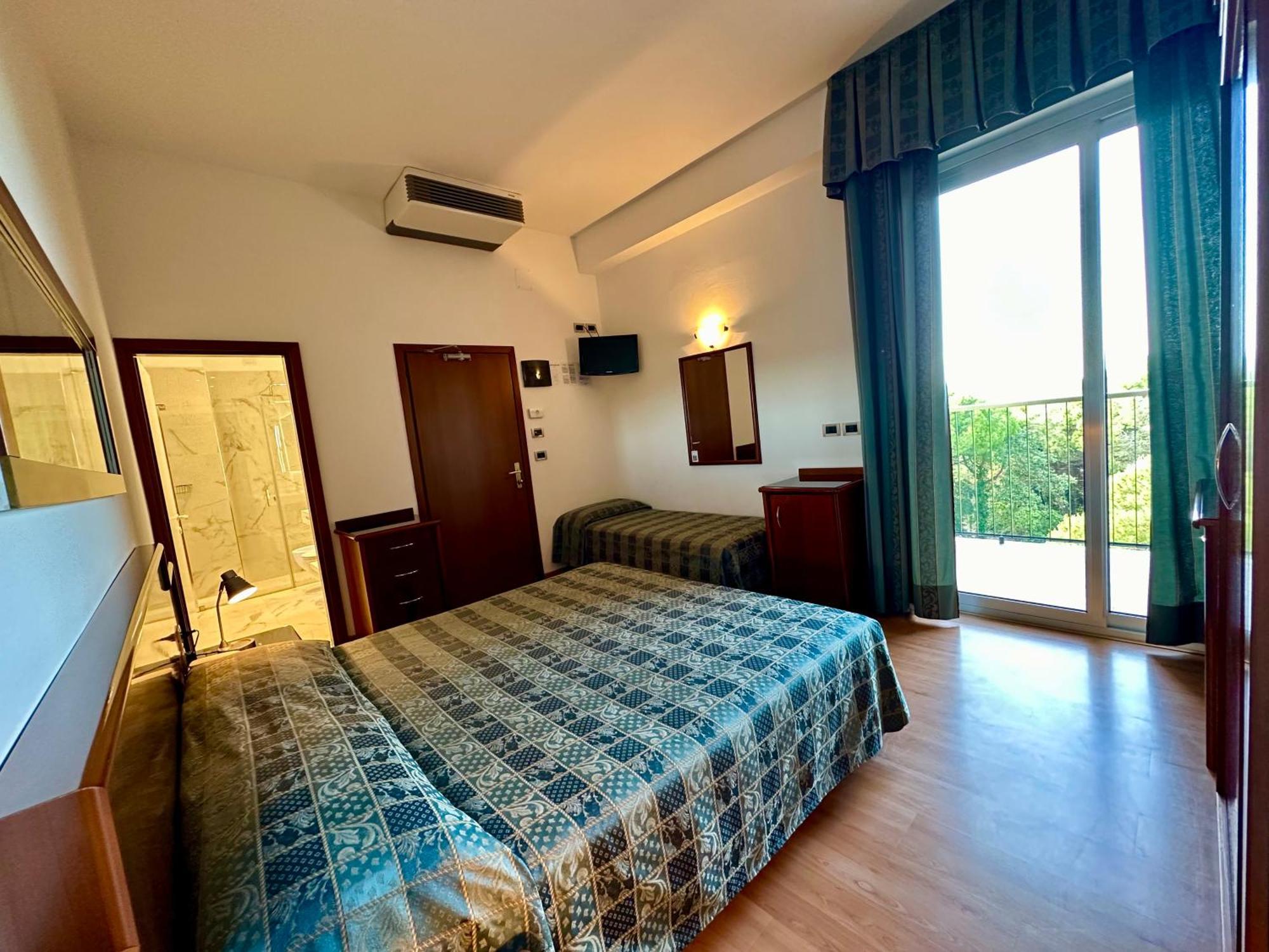 לידו די ג'סולו Hotel Beau Rivage Pineta מראה חיצוני תמונה