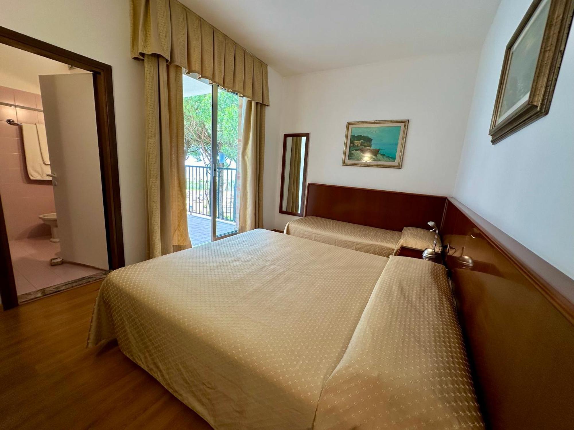 לידו די ג'סולו Hotel Beau Rivage Pineta מראה חיצוני תמונה