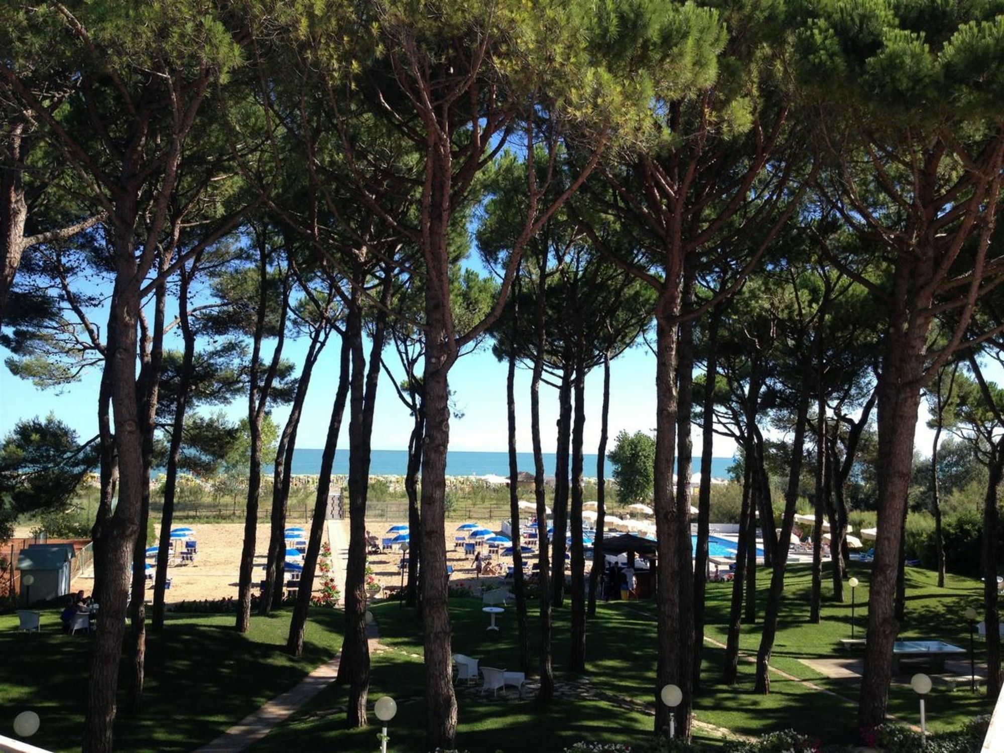 לידו די ג'סולו Hotel Beau Rivage Pineta מראה חיצוני תמונה